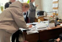 Реалізовували незареєстровані ліки для онкохворих: у Запоріжжі викрито завідувачку відділення лікарні та менеджера аптеки