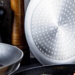 Яка сковорідка ефективніша: експерти пояснили різницю між матеріалами