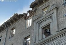 Ворог вдарив по житловому кварталу Дніпра: є постраждалі
