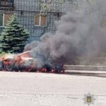 У Марганці російський дрон атакував авто з людьми: поліцейські евакуювали поранених під загрозою повторного удару