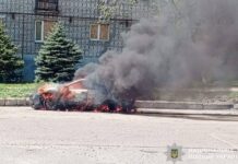 У Марганці російський дрон атакував авто з людьми: поліцейські евакуювали поранених під загрозою повторного удару