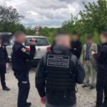 Намагалася втекти з країни: прикордонники затримали сімох чоловіків з різних областей України
