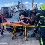 Рятувальники Камʼянського деблокували двох людей із пошкодженого внаслідок ДТП автомобіля