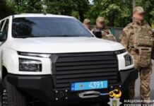 Поліція Дніпропетровщини отримала п’ять пікапів для антидронового загону батальйону поліції особливого призначення