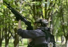 Мисливці за ворожими дронами: поліцейські антидронові групи працюють у прифронтовому Нікополі