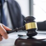 Майже 1 млн грн збитків: у Дніпрі судитимуть приватного нотаріуса за незаконне переоформлення нерухомості