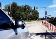 До уваги водіїв: у Запоріжжі на перехресті Прибережної автомагістралі та вулиці Тбіліської запрацював новий світлофор