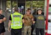 Вимагали 100 тисяч гривень неправомірної вигоди у підлеглого за «безперешкодне» проходження служби: на Дніпропетровщині поліція викрила військовослужбовців