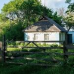 Переселенцям роздадуть будинки в селах: хто зможе отримати житло