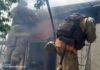 У Нікополі росіяни вдруге атакували рятувальників під час гасіння пожежі