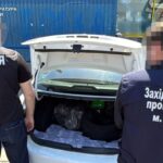 За $15 тисяч обіцяв допомогти виїхати за кордон: у Дніпрі судитимуть організатора незаконної схеми