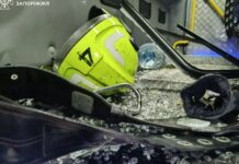 У Запоріжжі під час повторної атаки росіяни пошкодили пожежний автомобіль