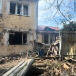 У Запоріжжі усувають наслідки російського обстрілу: пошкоджено 11 будинків