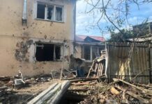 У Запоріжжі усувають наслідки російського обстрілу: пошкоджено 11 будинків
