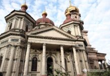 Пошкоджені унікальні вітражі та дзвіниця: у Дніпрі оцінюють наслідки удару по Будинку органної музики