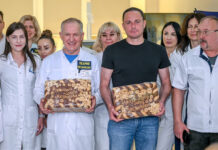 Для родин загиблих воїнів та ветеранів Камʼянського організували поїздку до лікарні ім. Мечникова