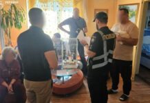 На відновленні будинку після обстрілу в Запоріжжі привласнили понад 1,6 млн грн: двом фігурантам оголосили підозру
