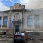 Росія атакувала Запоріжжя ракетами та дронами: є поранені, пошкоджені будинки й склади