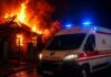 На Павлоградщині медики врятували жінку та трьох дітей, які отруїлися чадним газом під час пожежі