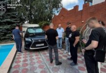 Виманили у знайомого 600 тисяч євро під виглядом інвестицій: на Дніпропетровщині викрито двох шахраїв