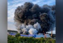 Повторний удар по «Епіцентру» у Кривому Розі: площа пожежі перевищила 16 тисяч квадратних метрів