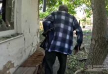 Правоохоронці Запоріжжя евакуювали з-під обстрілів двох маломобільних чоловіків