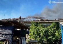 На Дніпропетровщині троє рятувальників постраждали внаслідок повторного ворожого удару