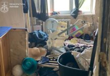 У Дніпрі двомісячна дитина померла від виснаження: тіло знайшли у коморі гуртожитка
