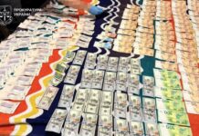 У Кривому Розі викрили наркоугруповання з прибутком до 3 млн грн на місяць: затримано вісьмох підозрюваних