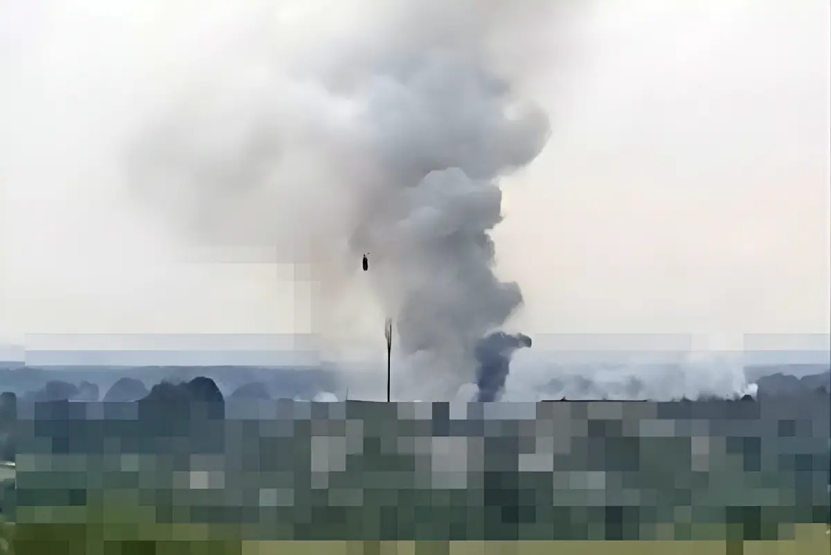 У передмісті Кам’янського після вибухів здійнявся дим