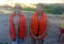 У Запоріжжі на воді врятували двох хлопців