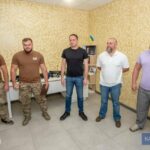 Кам’янське передало FPV-дрони військовим 56-ї Маріупольської бригади