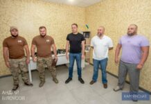 Кам’янське передало FPV-дрони військовим 56-ї Маріупольської бригади