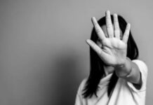 Для жінок, які постраждали від домашнього насильства, запустили безкоштовний чат-бот