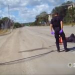 Були під прицільним контролем ворожих FPV-дронів: правоохоронці Запоріжжя врятували травмованого велосипедиста на небезпечній ділянці дороги