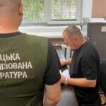 Хабарі за «невідправлення» до піхоти, вбивства та катування підлеглих: екскомандиру артилерійської батареї повідомили про підозру