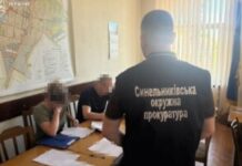 Майже 5 млн грн збитків на закупівлі житла для дітей-сиріт: на Синельниківщині обвинувачують міського голову та двох службовиць
