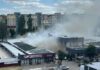 На Лівобережжі Кам’янського загорілися торгові павільйони: район затягнуло димом