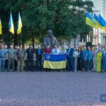 У Кам’янському до Дня Незалежності поклали квіти до пам’ятника Шевченку