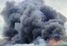 РФ вдарила по Павлограду: виникла пожежа, четверо постраждалих