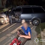 У Дніпрі чоловік завів чужу автівку і врізався в металевий стовп