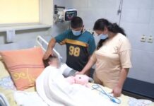 У Дніпрі лікарі врятували дівчинку, яка перенесла рідкісну форму септичного шоку