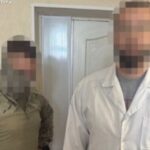 За 7 тис. доларів обіцяли вивезти військовослужбовця з частини: на Дніпропетровщині викрито трьох осіб