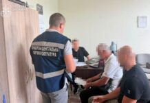 У Кривому Розі судитимуть чоловіка, який продавав авто, ввезені як гуманітарна допомога для ЗСУ