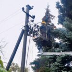 На Дніпропетровщині через негоду без світла залишаються 23 тисячі споживачів