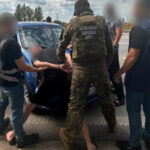 Від 2 до 8 тисяч доларів за втечу з країни: у Запоріжжі чоловік пропонував військовозобов’язаним незаконно перетнути кордон