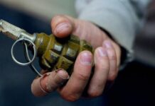Кинув гранату в поліцейського та військовослужбовця ТЦК: у Кам’янському до суду скеровано справу щодо місцевого жителя