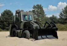 В Україні створили перший броньований екскаватор для потреб війська