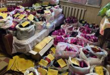 Цукерки з психотропами та рідини для вейпів із канабісом: у Дніпрі викрили групу з сімох людей