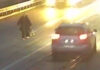 Йшла по трамвайних коліях: на Амурському мосту у Дніпрі автомобіль збив жінку